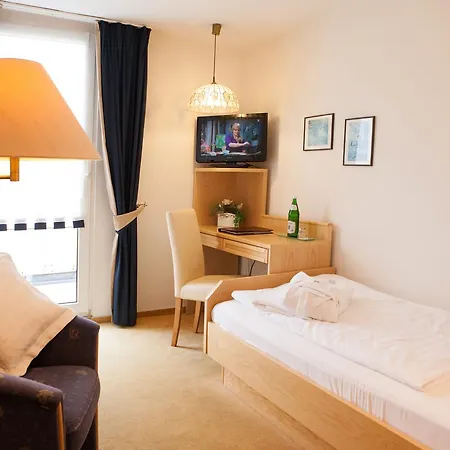 Ξενοδοχείο Haus Becker 3*