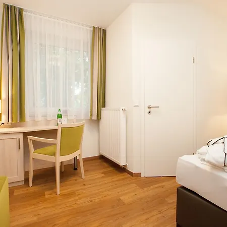 Ξενοδοχείο Haus Becker 3*